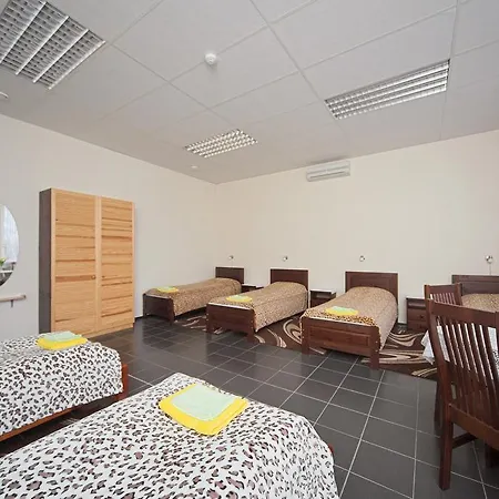 Yasmina Hostel *