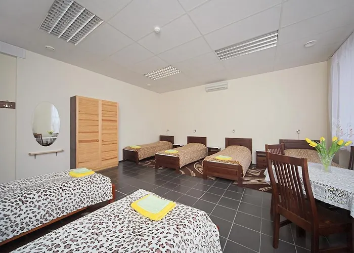 Yasmina Хостел *